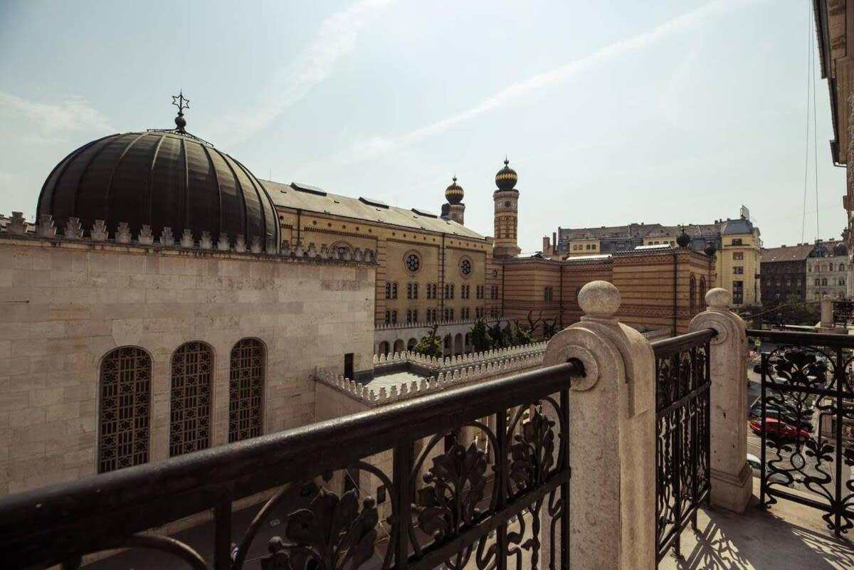 New A C Studio With View Of The Synagogue ブダペスト エクステリア 写真